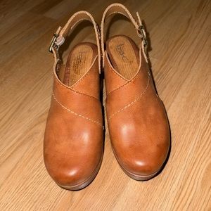 BOC Cecila Clogs- size 7 in Tan
